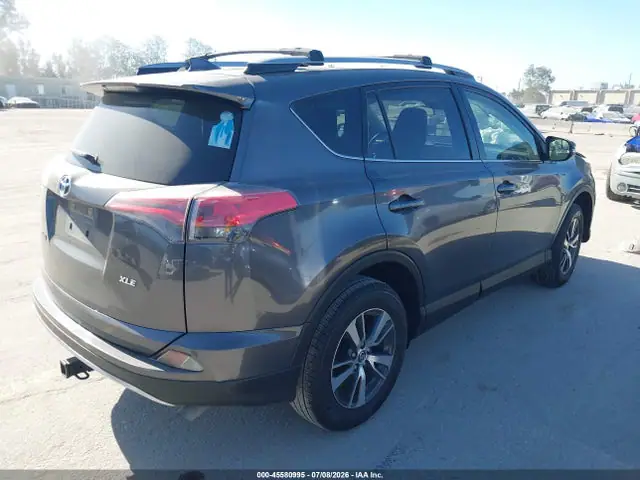 JTMWFREVXJJ741074 — 2018 Toyota RAV4 XLE, фото 4 с аукциона IAAI 30.09.2026, Передняя часть слева