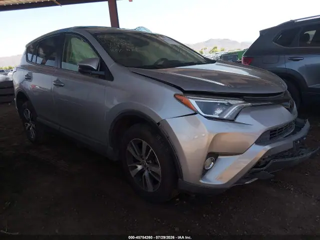 JTMWFREV6JJ173891 — 2018 Toyota RAV4 XLE, Передняя часть (Front End), фото до ремонта
