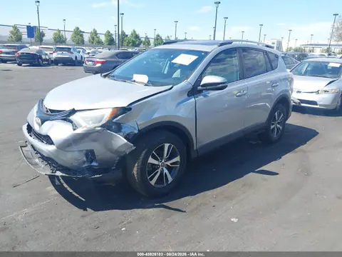 2018 Toyota Rav4 Xle VIN 2T3WFREV1JW425886 фото 2