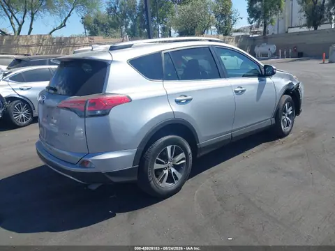 2018 Toyota Rav4 Xle VIN 2T3WFREV1JW425886 фото 4