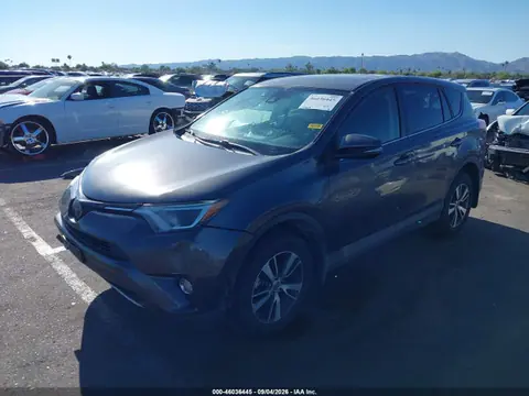 2018 Toyota Rav4 Xle VIN JTMWFREV1JJ172342 фото 2