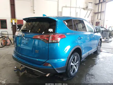 2018 Toyota Rav4 Xle VIN 2T3RFREV7JW813542 фото 4