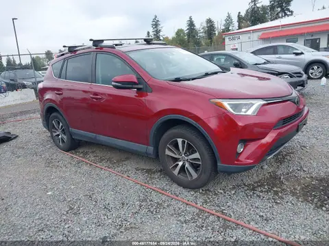 2T3RFREVXJW809565 — 2018 Toyota RAV4 XLE, Задняя часть (Rear), фото до ремонта