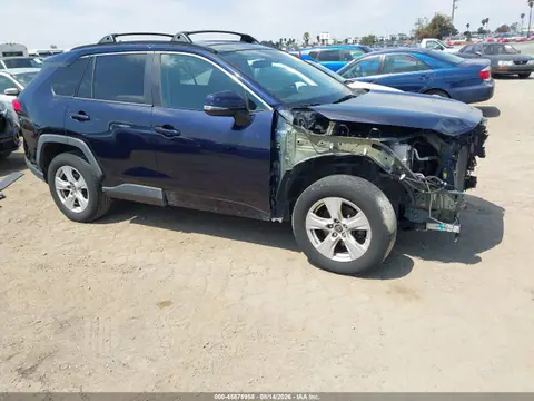 2T3W1RFV7KC022821 — 2019 Toyota RAV4 XLE, Передняя часть (Front End), фото до ремонта