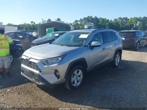 2020 Toyota Rav4 Xle VIN 2T3P1RFV0LW093332 фото 2