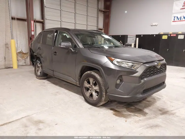 2021 Toyota Rav4 Xle VIN 2T3W1RFV4MC124290 фото 1