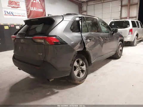 2021 Toyota Rav4 Xle VIN 2T3W1RFV4MC124290 фото 4