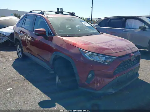 2T3W1RFV3MW105695 — 2021 Toyota RAV4 XLE, Left & Right Side, фото до ремонта