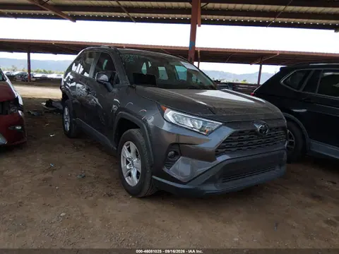 2T3W1RFV8MC147202 — 2021 Toyota RAV4 XLE, Задняя часть (Rear), фото до ремонта