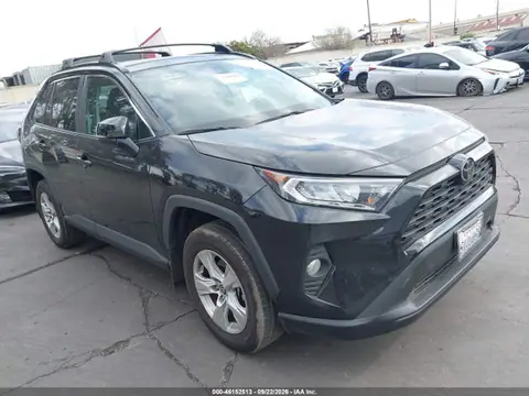 2T3W1RFV4MC152901 — 2021 Toyota RAV4 XLE, Передняя часть (Front End), фото до ремонта