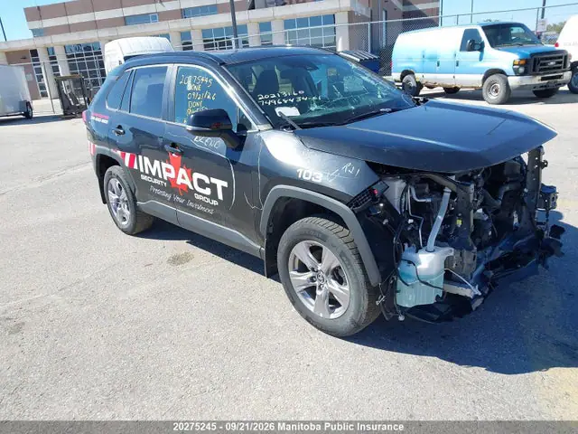 2T3R1RFV0NC305157 — 2022 Toyota RAV4 XLE, Передняя часть (Front), фото до ремонта