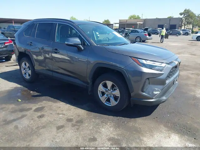 2T3P1RFVXNC288228 — 2022 Toyota RAV4 XLE, Задняя часть (Rear), фото до ремонта