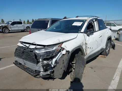 2022 Toyota Rav4 Xle VIN 2T3W1RFV3NC182053 фото 2