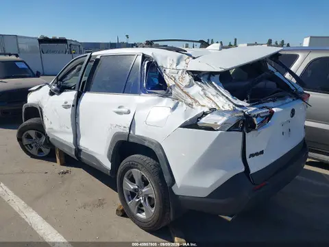 2022 Toyota Rav4 Xle VIN 2T3W1RFV3NC182053 фото 3