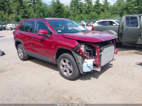 2T3P1RFV3PW377351 — 2023 Toyota RAV4 XLE, Передняя часть (Front End), фото до ремонта
