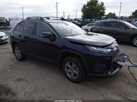 2T3P1RFV7PW398056 — 2023 Toyota RAV4 XLE, Передняя часть (Front End), фото до ремонта