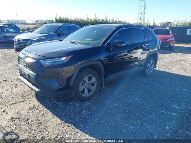 2T3R1RFV9RC453183 — 2024 Toyota RAV4 XLE, фото 2 с аукциона IAAI 14.10.2026, Передняя часть