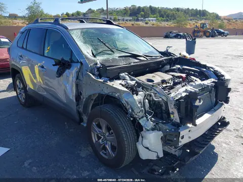 JTMP1RFV3SJ046504 — 2025 Toyota RAV4 XLE, Передняя часть (Front End), фото до ремонта