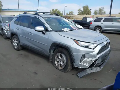 2T3W1RFV5SW405056 — 2025 Toyota RAV4 XLE, Опрокидывание (Rollover), фото до ремонта