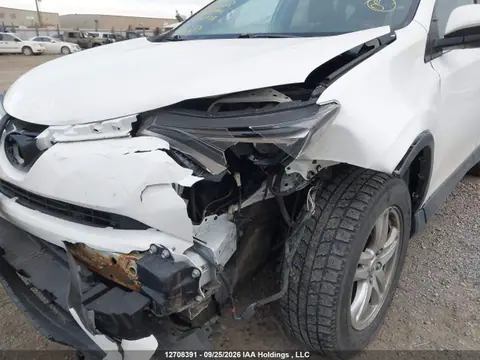 2018 Toyota RAV4 VIN 2T3BFREV0JW767568 фото 6