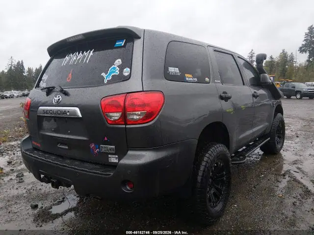 5TDDY5G12GS136644 — 2016 Toyota Sequoia Platinum 5.7L V8, фото 4 с аукциона IAAI 14.10.2026, Механические повреждения