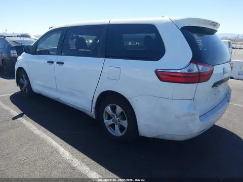 2017 Toyota Sienna L 7 Passenger VIN 5TDZZ3DCXHS807976 фото 3