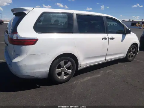 2017 Toyota Sienna L 7 Passenger VIN 5TDZZ3DCXHS807976 фото 4