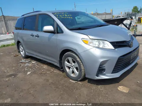 2018 Toyota Sienna L VIN 5TDZZ3DC7JS957999 фото 1