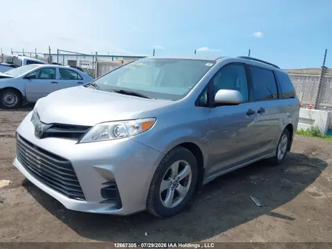2018 Toyota Sienna L VIN 5TDZZ3DC7JS957999 фото 2