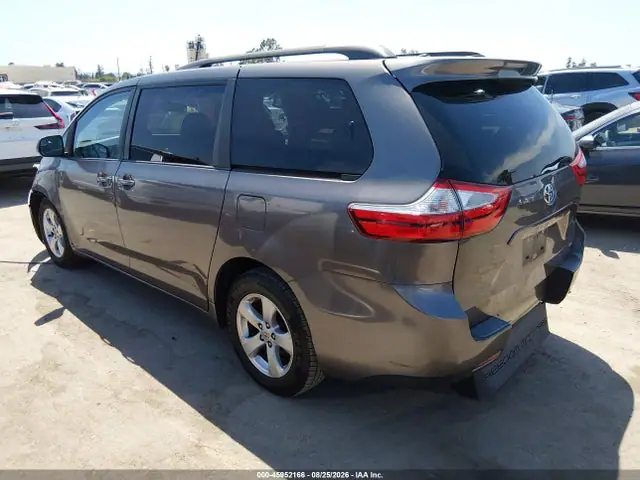5TDKK3DC7FS604434 — 2015 Toyota Sienna LE 8 Passenger, фото 3 с аукциона IAAI 14.10.2026, Передняя часть слева