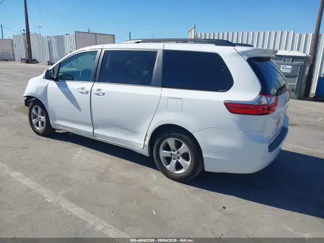 5TDKK3DC0FS616361 — 2015 Toyota Sienna LE 8 Passenger, фото 3 с аукциона IAAI 30.09.2026, Передняя часть