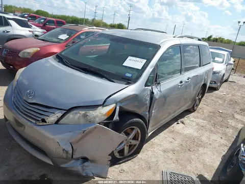 2015 Toyota Sienna Le 8 Passenger VIN 5TDKK3DC7FS610752 фото 2