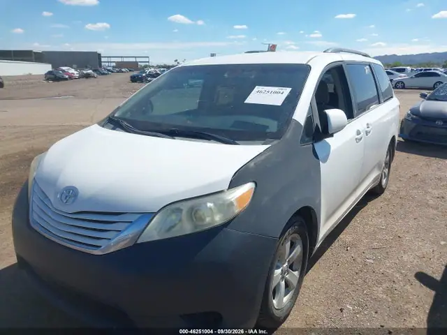 5TDKK3DC4FS618761 — 2015 Toyota Sienna LE 8 Passenger, фото 2 с аукциона IAAI 13.10.2026, Естественный износ