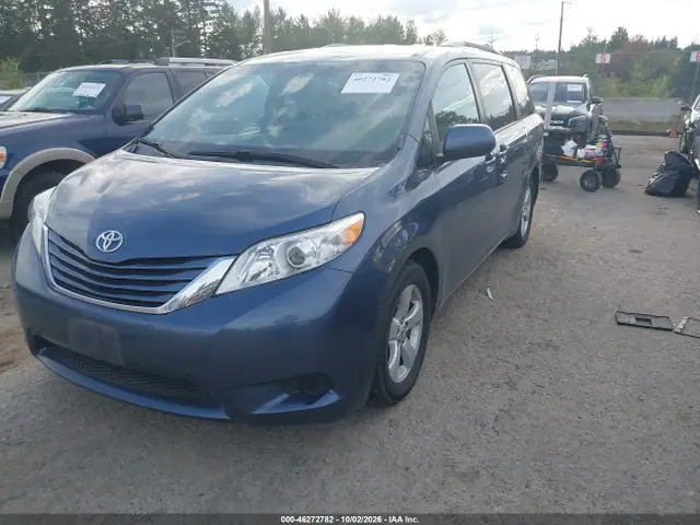 5TDKK3DC9FS572943 — 2015 Toyota Sienna LE 8 Passenger, фото 2 с аукциона IAAI 14.10.2026, Естественный износ