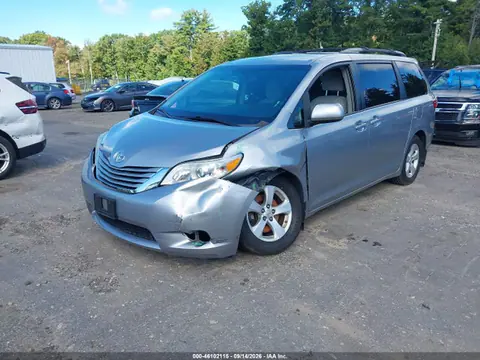 2017 Toyota Sienna Le 8 Passenger VIN 5TDKZ3DC3HS785644 фото 2