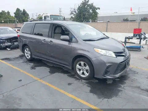 5TDKZ3DC2KS014938 — 2019 Toyota Sienna LE 8 Passenger, Задняя часть слева (Left Rear), фото до ремонта