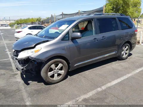 2014 Toyota Sienna Le V6 8 Passenger VIN 5TDKK3DC6ES521852 фото 2