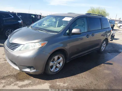 2014 Toyota Sienna Le V6 8 Passenger VIN 5TDKK3DC8ES457443 фото 2