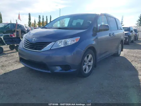 2014 Toyota SIENNA LE VIN 5TDKK3DC3ES494643 фото 2