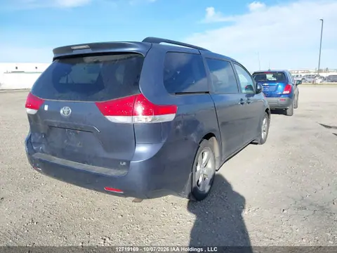 2014 Toyota SIENNA LE VIN 5TDKK3DC3ES494643 фото 4