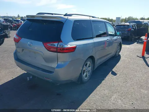 2016 Toyota SIENNA LE VIN 5TDKK3DC6GS698937 фото 4