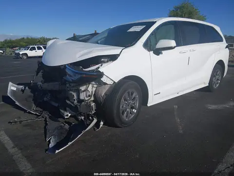 2021 Toyota SIENNA LE VIN 5TDKRKEC5MS034449 фото 2