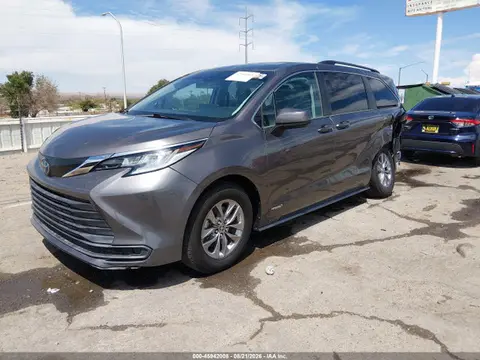 2021 Toyota SIENNA LE VIN 5TDKRKEC7MS011111 фото 2