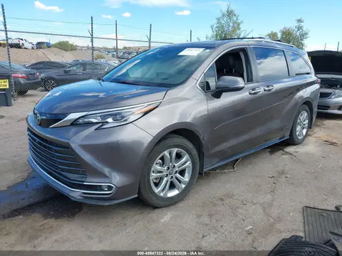 2023 Toyota Sienna Platinum VIN 5TDESKFC9PS102692 фото 2