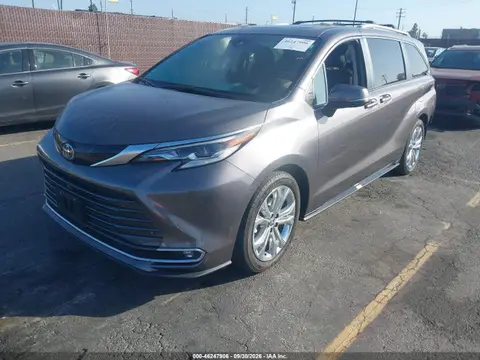 2023 Toyota Sienna Platinum VIN 5TDERKECXPS177981 фото 2