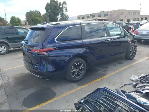 2025 Toyota Sienna Platinum VIN 5TDESKFC4SS192939 фото 4