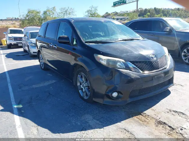 5TDXK3DC2ES500177 — 2014 Toyota Sienna SE 8 Passenger, Задняя часть слева (Left Rear), фото до ремонта