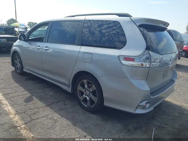 5TDXZ3DC7HS847875 — 2017 Toyota Sienna SE 8 Passenger, фото 3 с аукциона IAAI 29.09.2026, Естественный износ