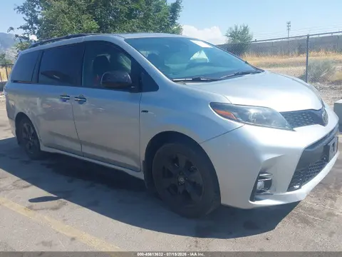 5TDEZ3DC5LS239367 — 2020 Toyota Sienna SE Premium, Левый бок (Left Side), фото до ремонта
