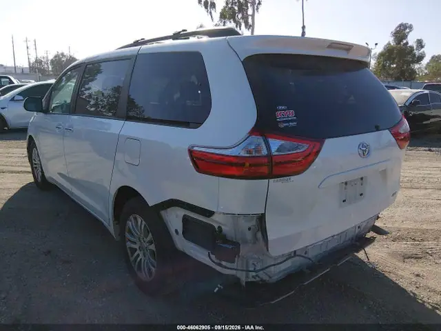 5TDYZ3DC9HS812713 — 2017 Toyota Sienna XLE 8 Passenger, фото 3 с аукциона IAAI 30.09.2026, Задняя часть